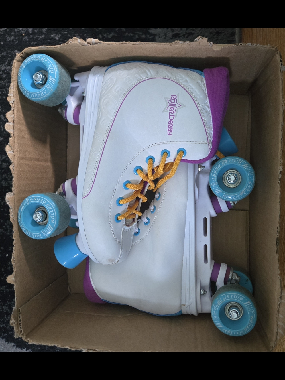 SIZE 6 Model 5015-7962 13820 Roller Derby Star 600 Quad Skates U725W U731W